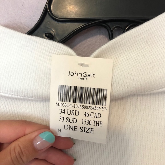 ***SOLD***Super Cute White Cropped Sweater💫 - Picture 5 of 5